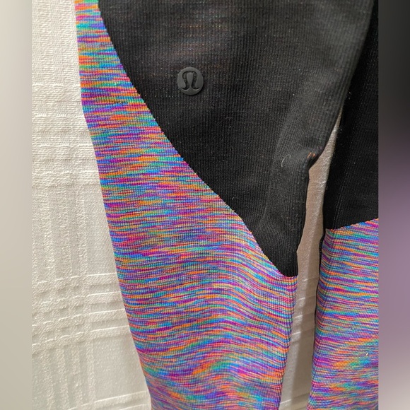Lululemon love revealed leggings - Picture 4 of 11